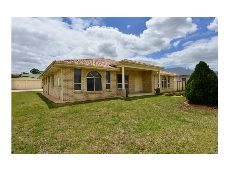 36 Belclaire Drive, Westbrook QLD 4350