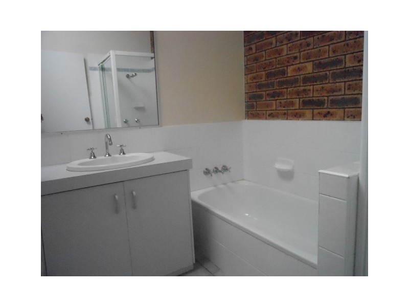 4/367 Margaret Street, Newtown QLD 4350