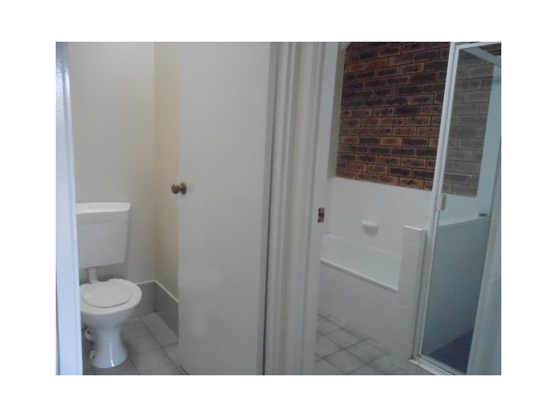 4/367 Margaret Street, Newtown QLD 4350