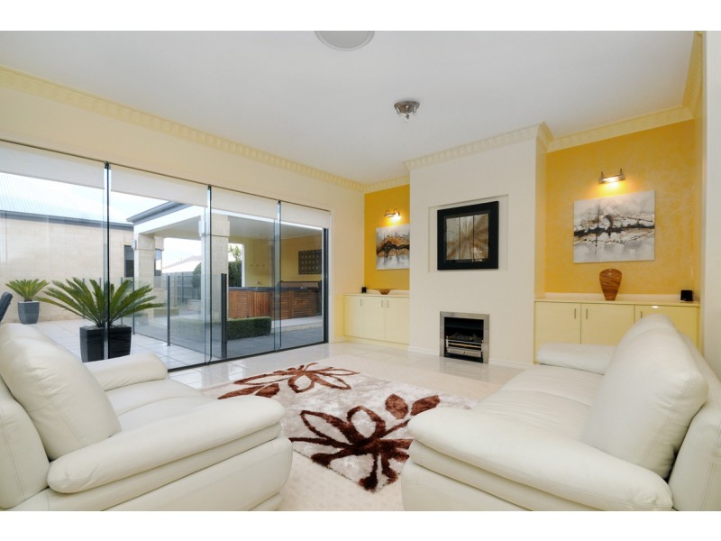 18 Caithness Court, Middle Ridge QLD 4350