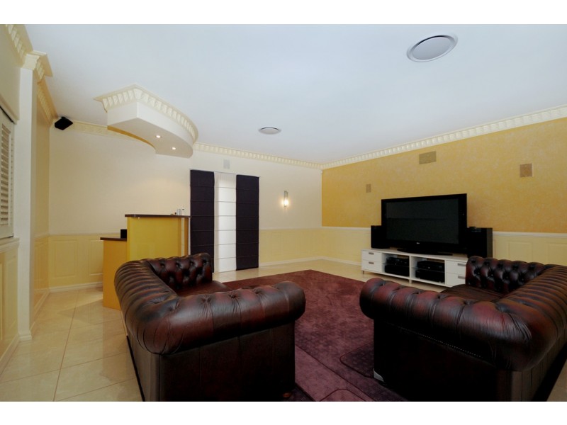 18 Caithness Court, Middle Ridge QLD 4350