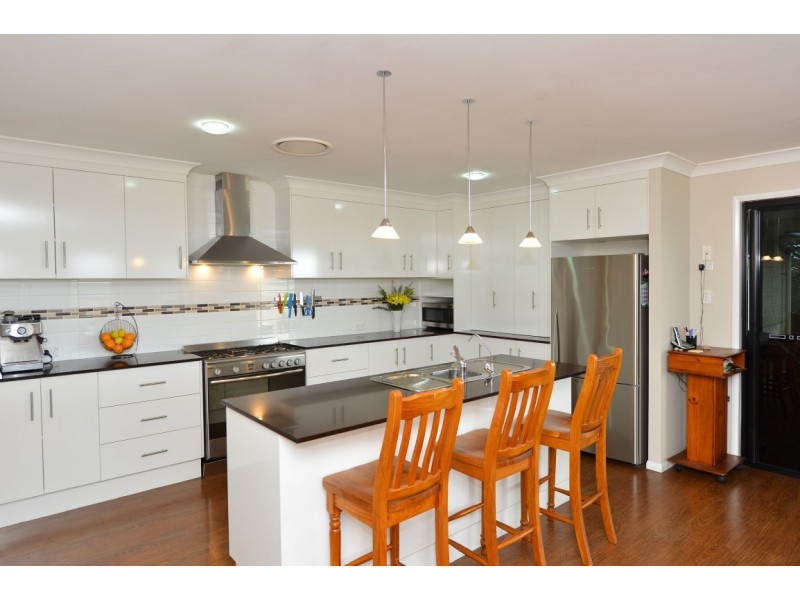 7 Carla Crescent, Westbrook QLD 4350