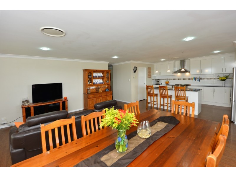 7 Carla Crescent, Westbrook QLD 4350