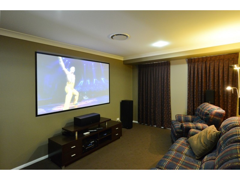 7 Carla Crescent, Westbrook QLD 4350