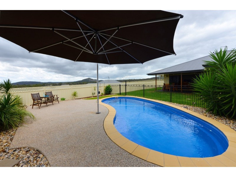 7 Carla Crescent, Westbrook QLD 4350