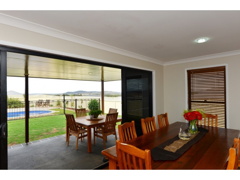 7 Carla Crescent, Westbrook QLD 4350