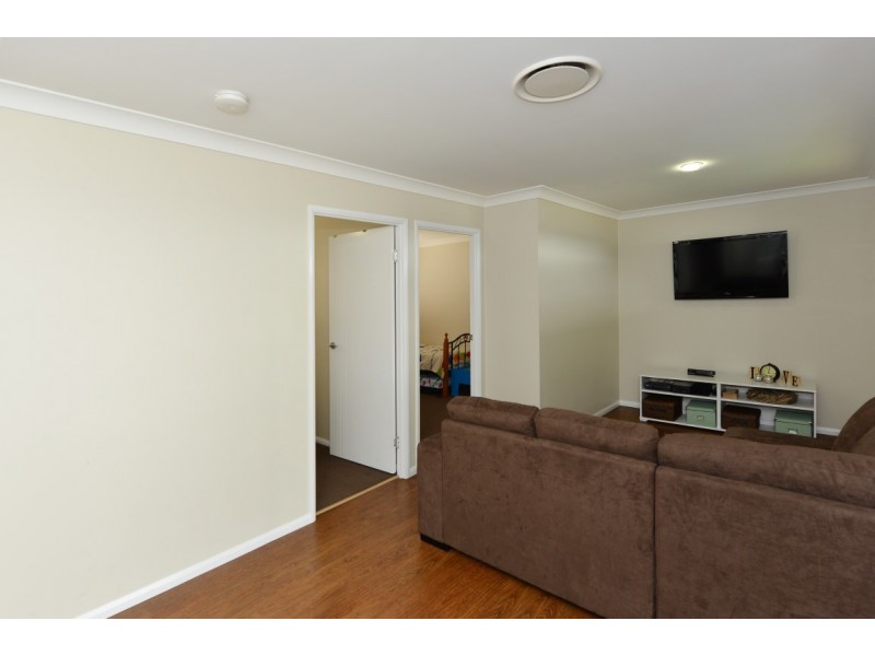 7 Carla Crescent, Westbrook QLD 4350