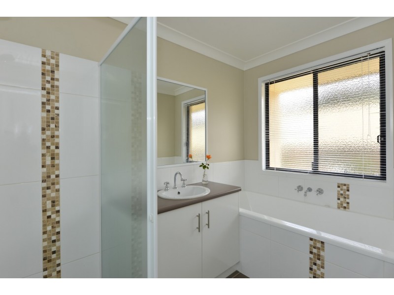 7 Carla Crescent, Westbrook QLD 4350