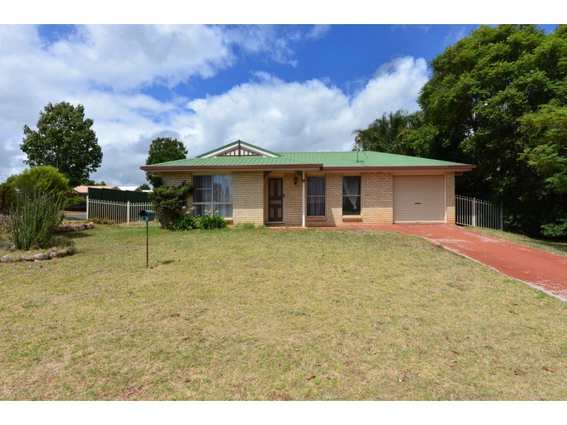 2 Albion Street, Kearneys Spring QLD 4350