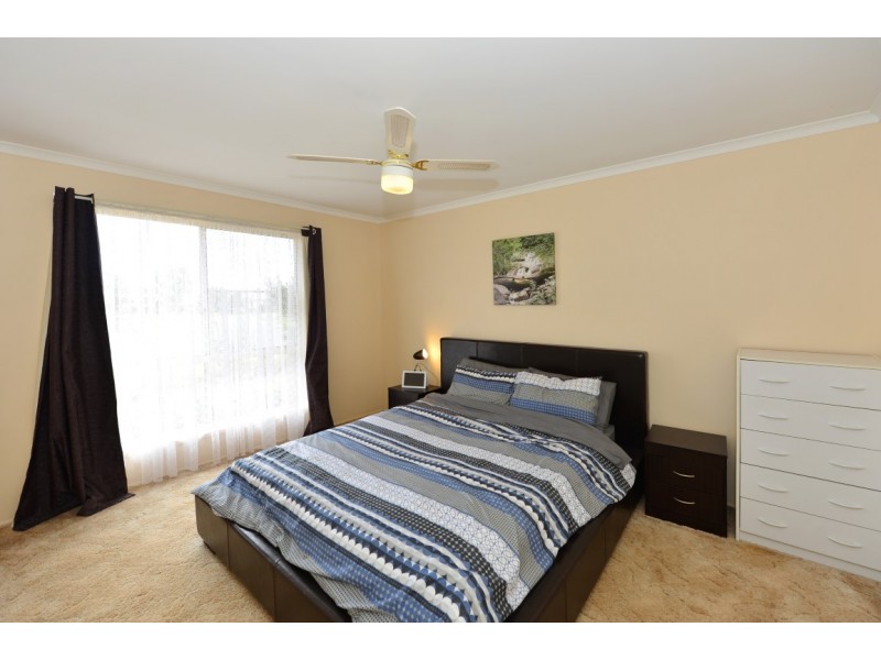 2 Albion Street, Kearneys Spring QLD 4350