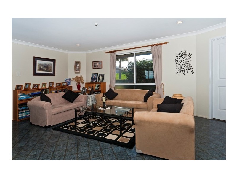 6 Hull Court, Highfields QLD 4352