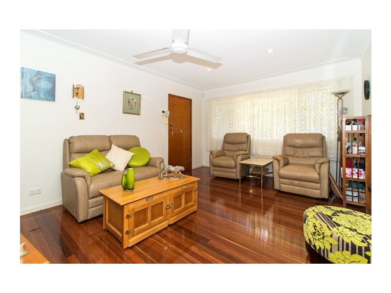 2 Whitefriars Street, Rockville QLD 4350