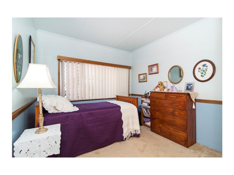 2 Whitefriars Street, Rockville QLD 4350