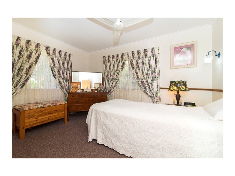 2 Whitefriars Street, Rockville QLD 4350