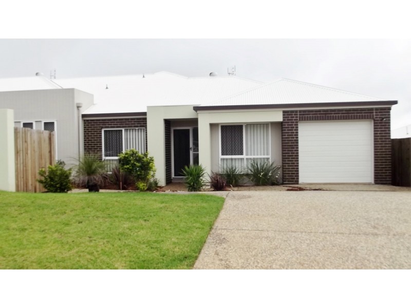 1/2 Coverack Street, Highfields QLD 4352