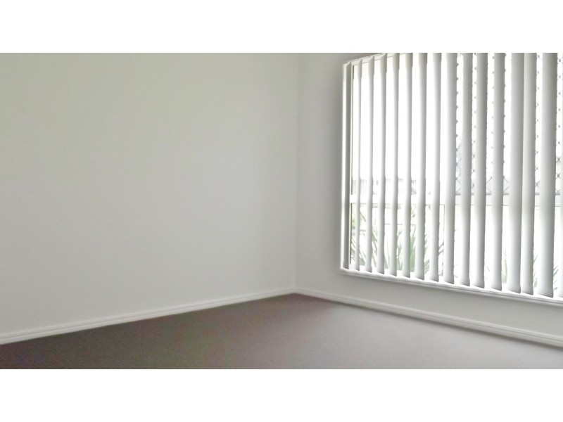 1/2 Coverack Street, Highfields QLD 4352