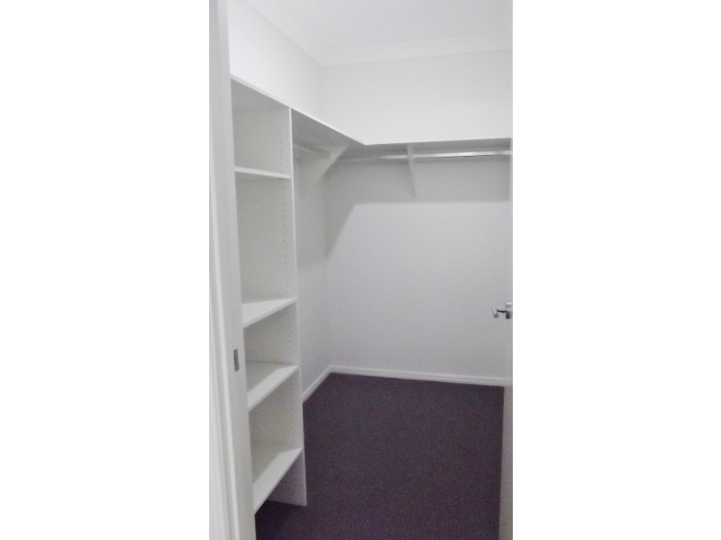 1/2 Coverack Street, Highfields QLD 4352