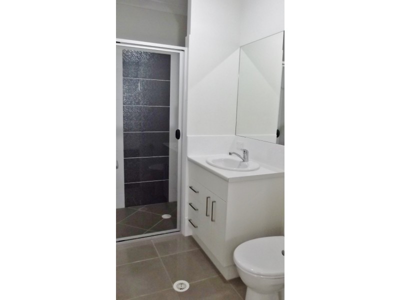 1/2 Coverack Street, Highfields QLD 4352