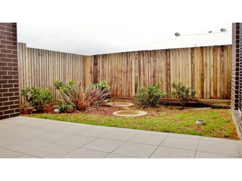 1/2 Coverack Street, Highfields QLD 4352