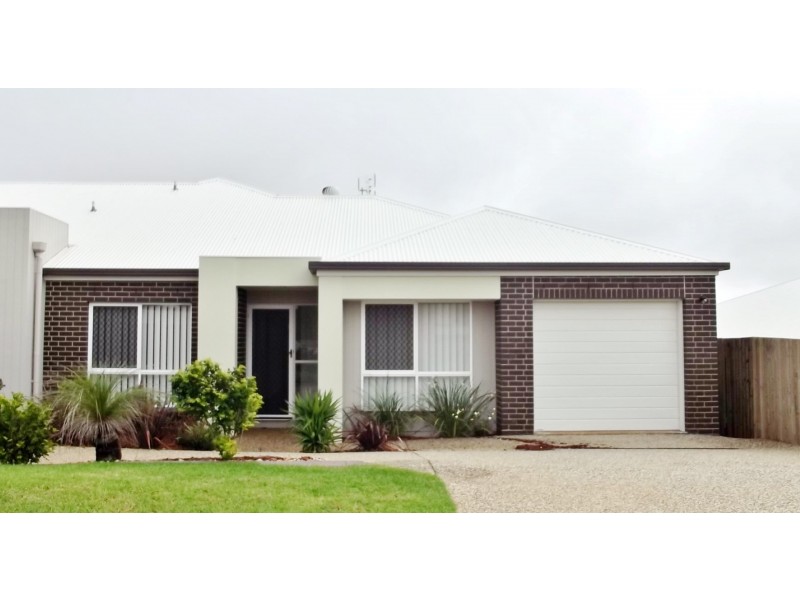 1/2 Coverack Street, Highfields QLD 4352