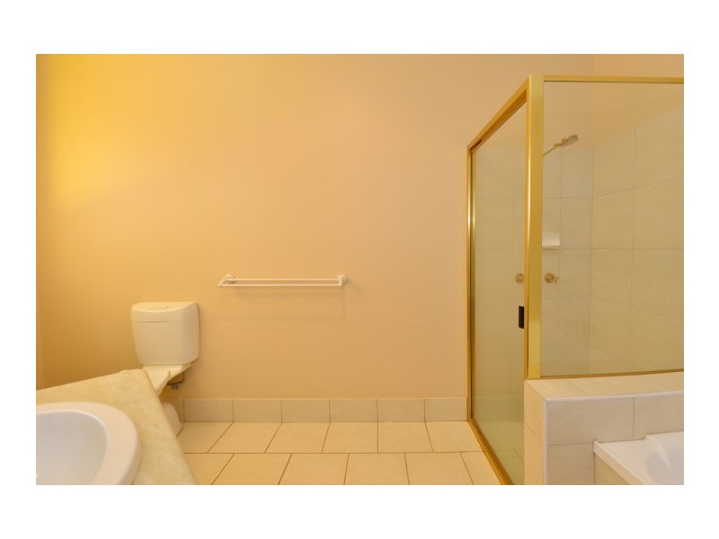 30 Highfields Road, Highfields QLD 4352