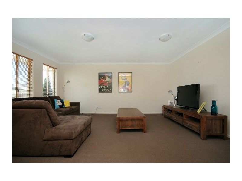 17 Woodville Court, Wyreema QLD 4352