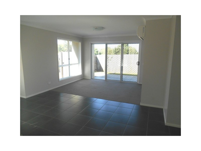 1/101 Stuart Street, Mount Lofty QLD 4350
