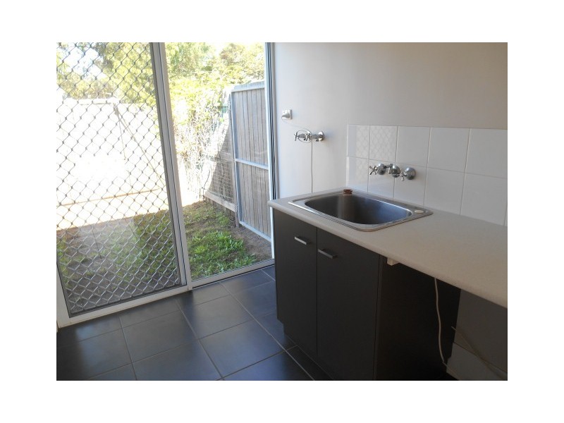 1/101 Stuart Street, Mount Lofty QLD 4350