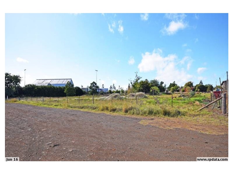 32 Cambooya Street, Drayton QLD 4350