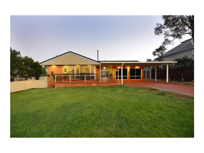 4 Koala Street, Harristown QLD 4350