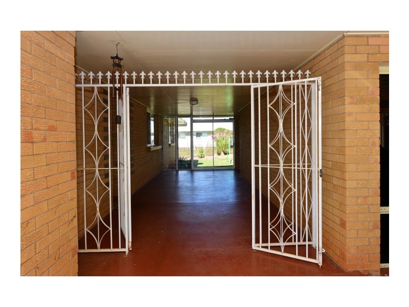 4 Koala Street, Harristown QLD 4350