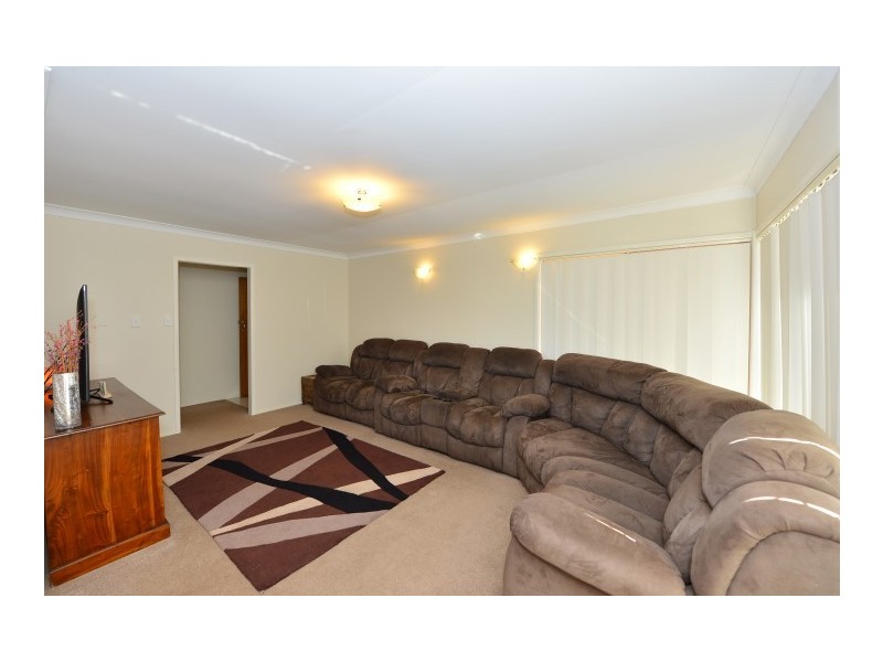 4 Koala Street, Harristown QLD 4350