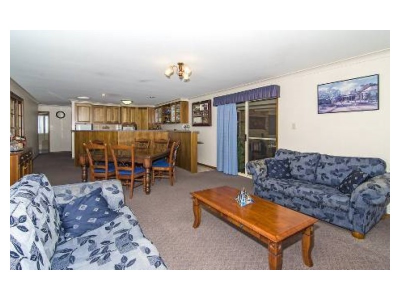 6 Schloss Court, Westbrook QLD 4350