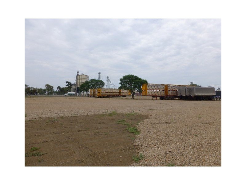 12 Queen Street, Oakey QLD 4401