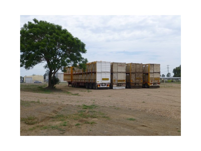 12 Queen Street, Oakey QLD 4401