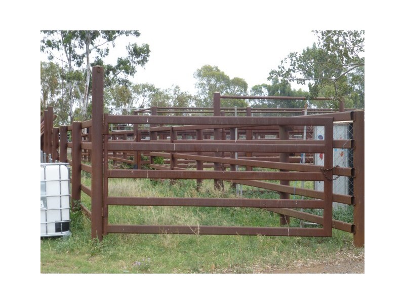 12 Queen Street, Oakey QLD 4401