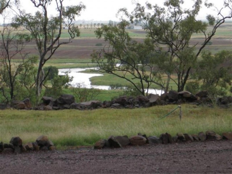 145 Henningsen Road, Oakey QLD 4401