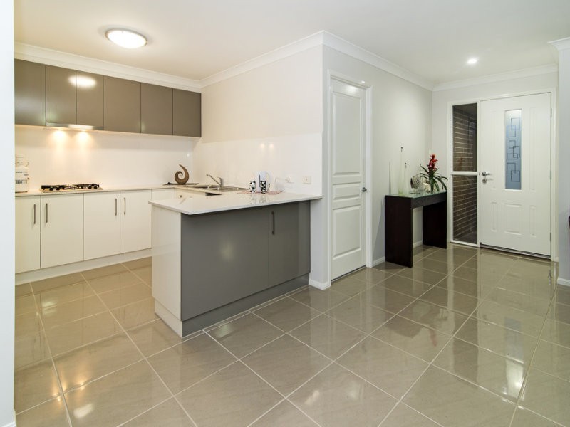 2/83 Ramsay Street, Centenary Heights QLD 4350