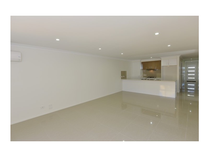 2/6 Rubie Court, Westbrook QLD 4350