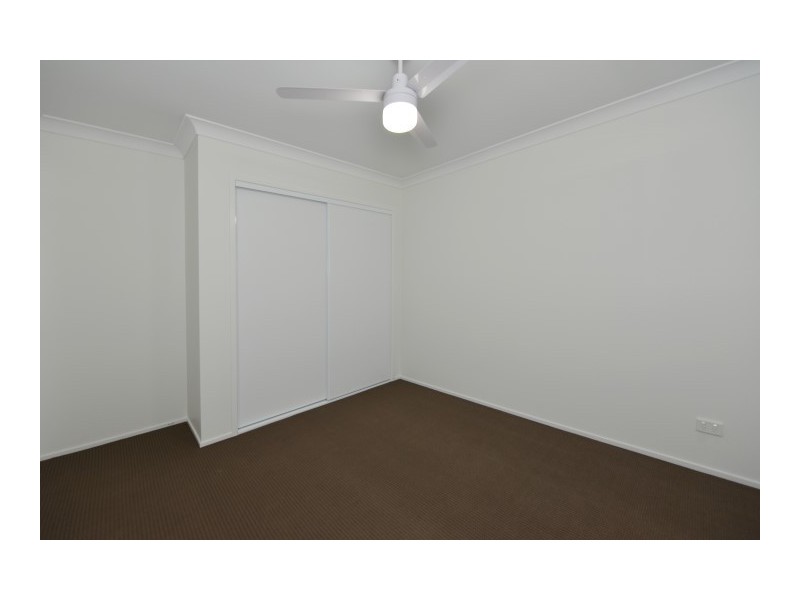 1/6 Rubie Court, Westbrook QLD 4350