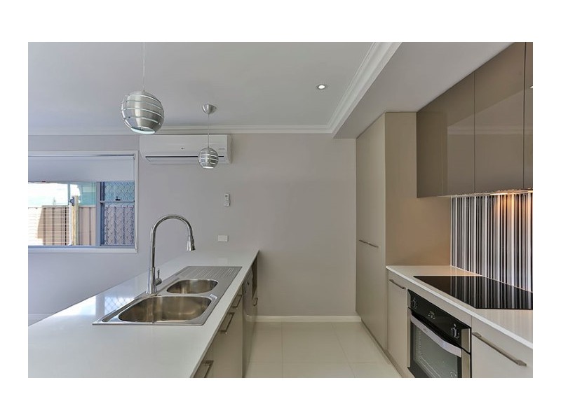 2/16 Jennifer Crescent, Darling Heights QLD 4350