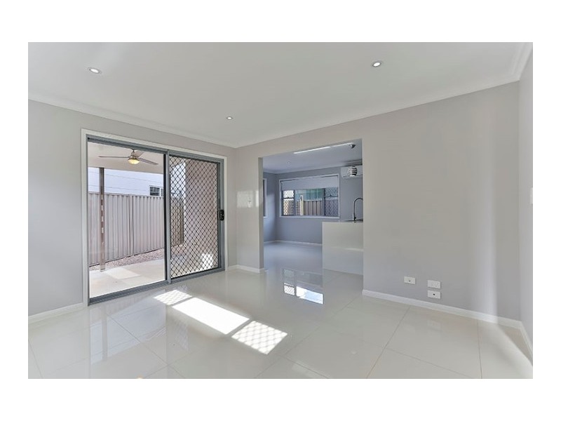 2/16 Jennifer Crescent, Darling Heights QLD 4350