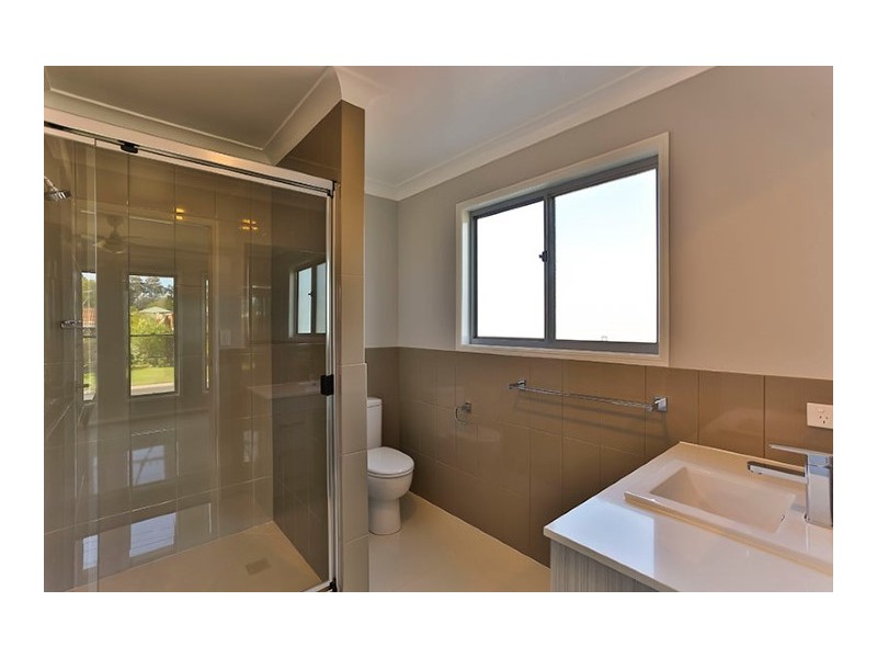 2/16 Jennifer Crescent, Darling Heights QLD 4350