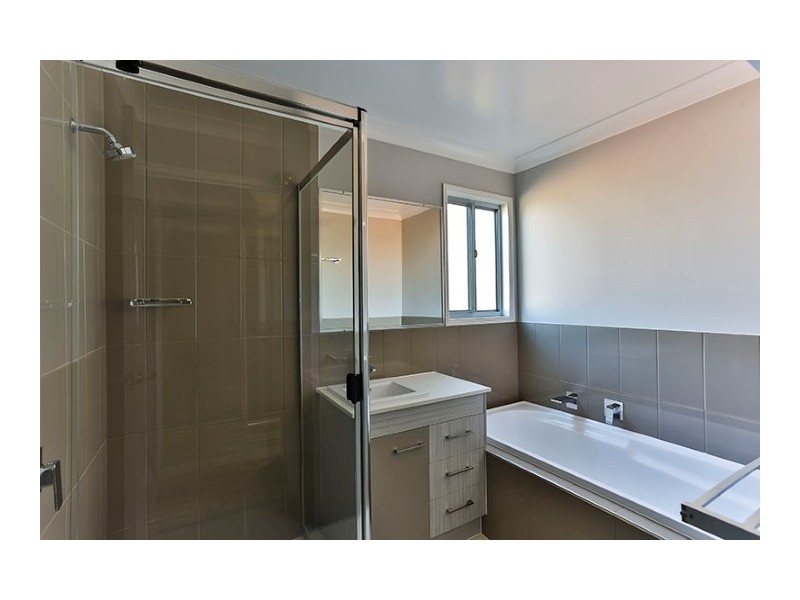 2/16 Jennifer Crescent, Darling Heights QLD 4350