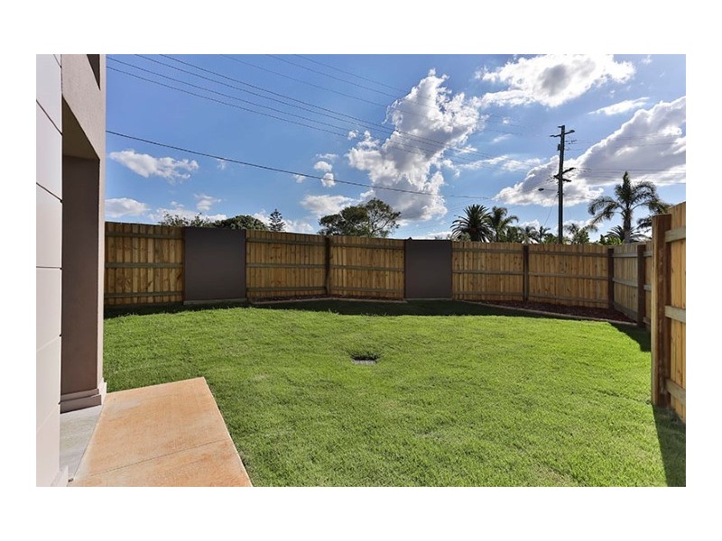 2/16 Jennifer Crescent, Darling Heights QLD 4350