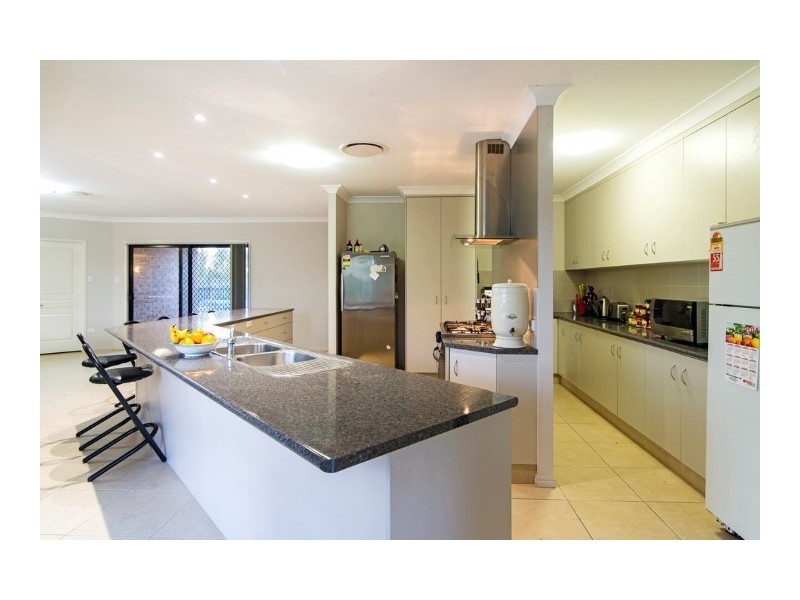 15 Freyling Road, Hodgson Vale QLD 4352