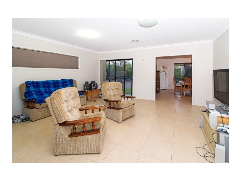 15 Freyling Road, Hodgson Vale QLD 4352