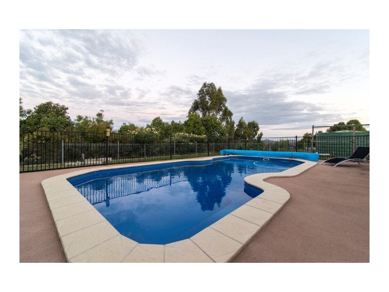 15 Freyling Road, Hodgson Vale QLD 4352