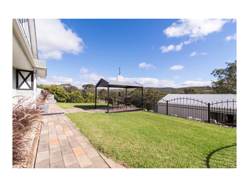 5 Hillview Court, Top Camp QLD 4350