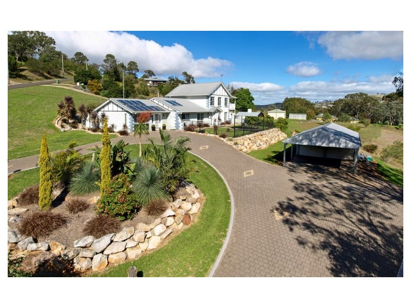 5 Hillview Court, Top Camp QLD 4350